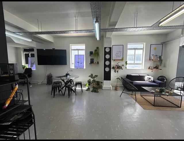 92M² BUILDING TO LET IN CAPE TOWN CITY CENTRE